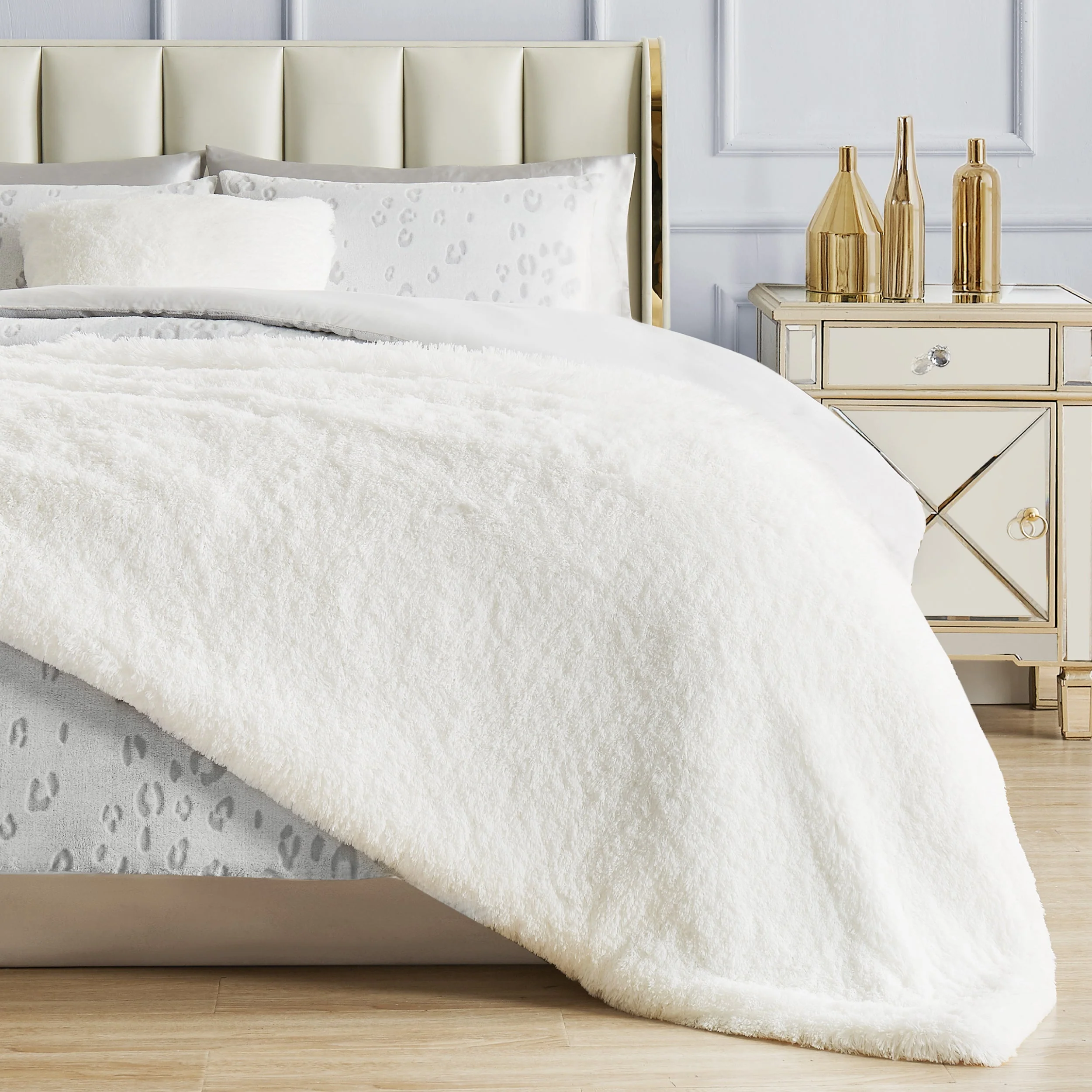 Shaggy Faux Fur Plush Blanket - Image 4